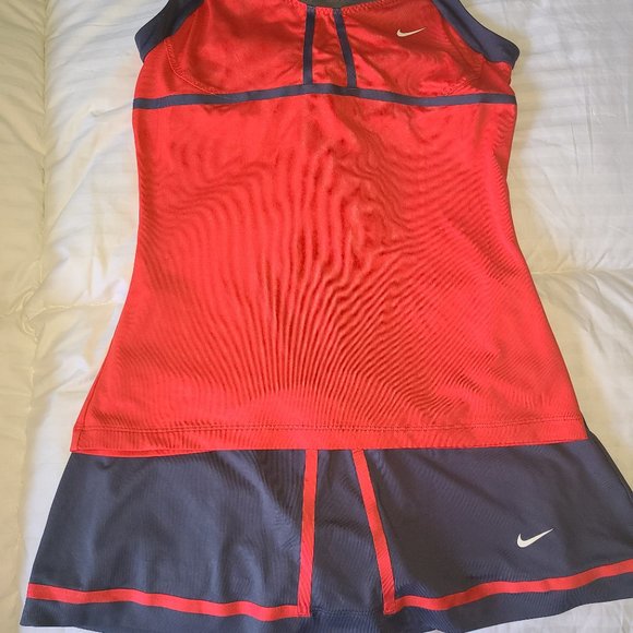 Nike Maria Sharapova Gray/RedTennis skirt and top - Picture 4 of 4